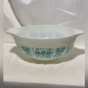 PYREX WARE 1950’S Butterprint Amish Folk 443 2 QT. Cinderella Mixing Bowl